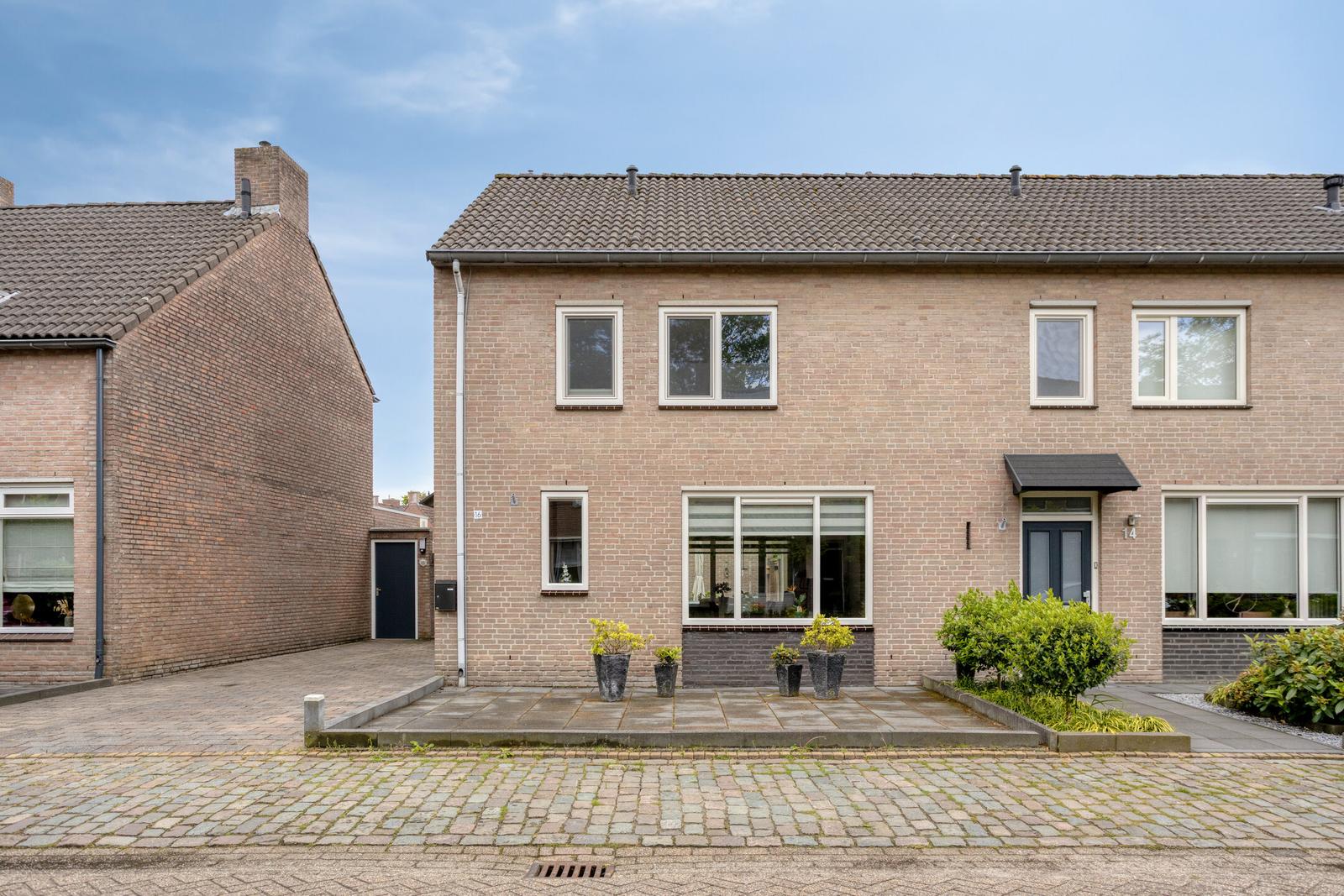 Calluna 16, Middelbeers
